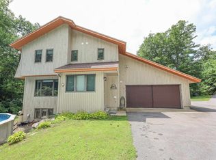 36 Rainbow Dr, Goffstown, NH 03045