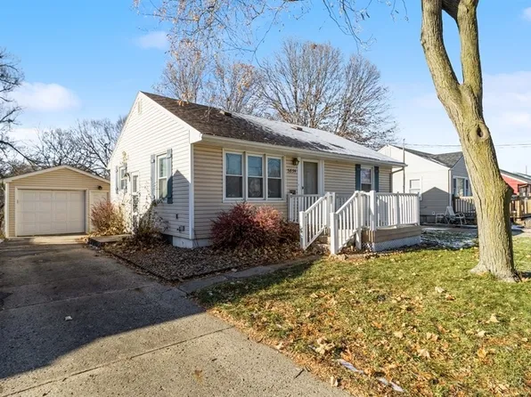 3834 48th Pl, Des Moines, IA 50310