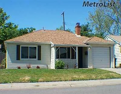 5020 71st St photo 1