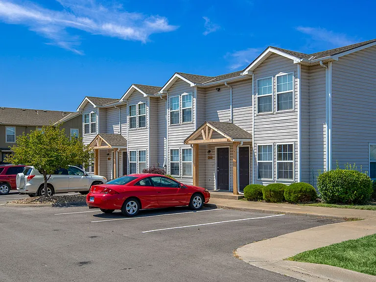 Evergreen Townhomes — Photo 10