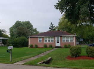 20795 N Dogwood St, Deerfield, IL