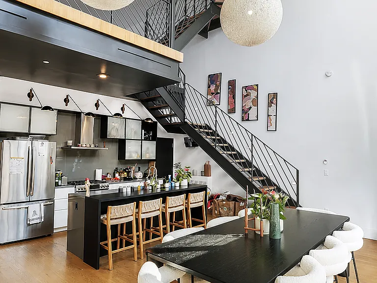 428 Van Brunt St #1 — Photo 10