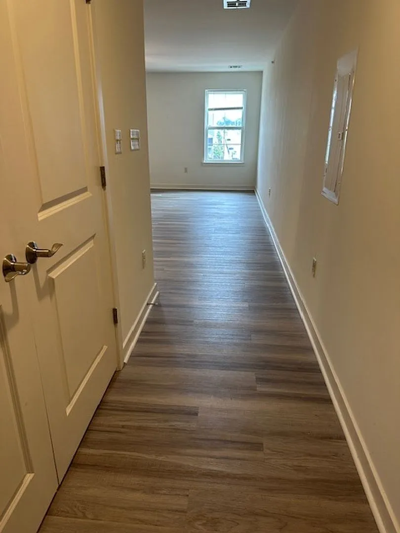 Discover This 3rd Floor 2-Bedroom, 2-Bathroom Apartment in Harrisburg, PA, Central Dauphin School... — Photo 2