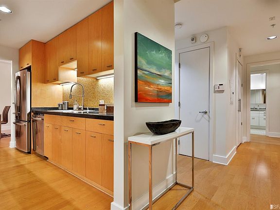 3rd image of 530 Chestnut St #201C