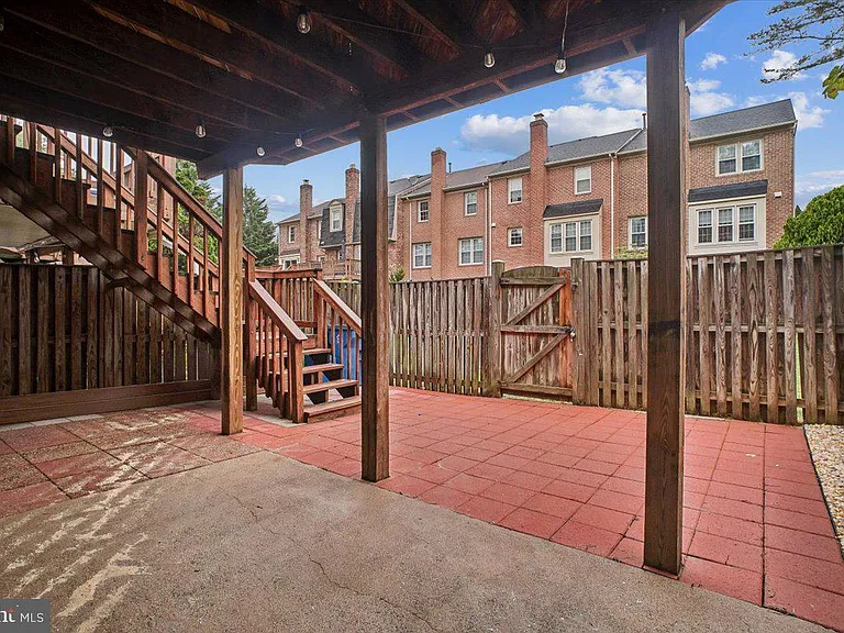 10108 Ebenshire Ct — Photo 21