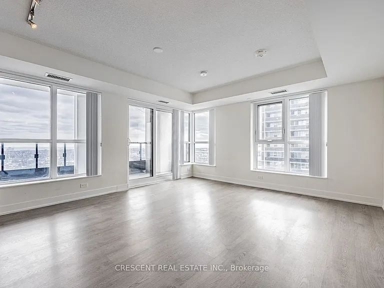 9 Mabelle Ave #2423 — Photo 7