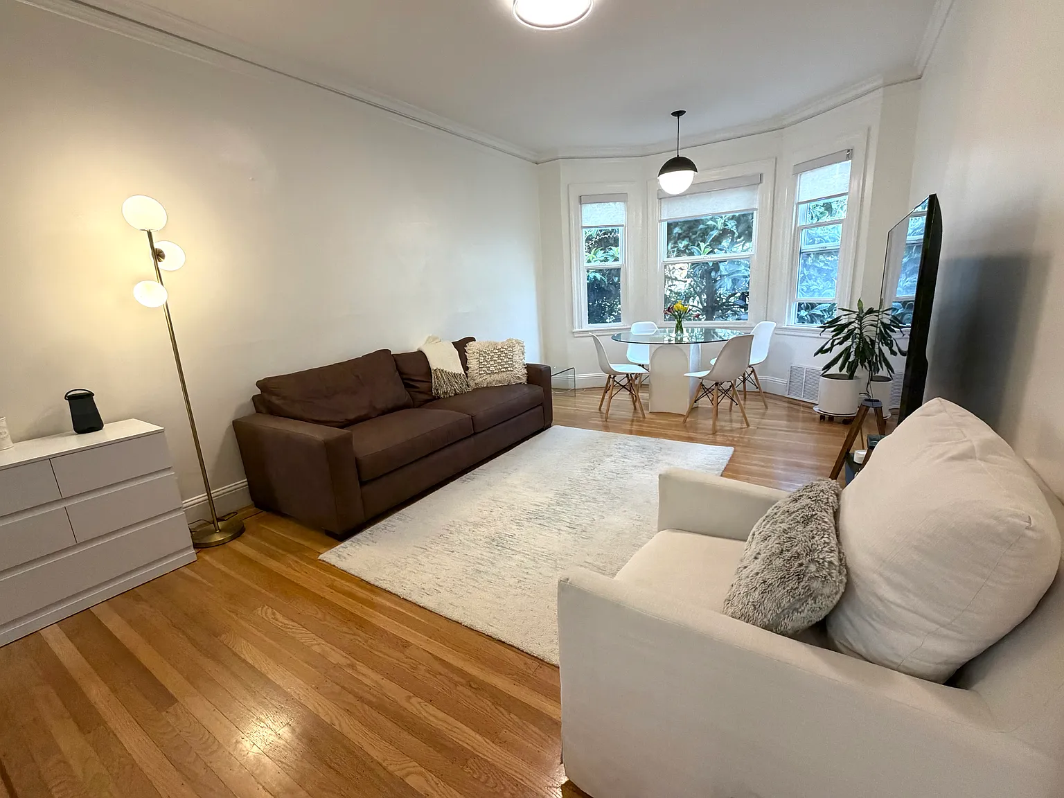 1 bed, 900 sqft, $4,995 — Photo 3