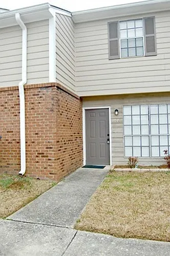 104 Hillsboro Ln Photo 1