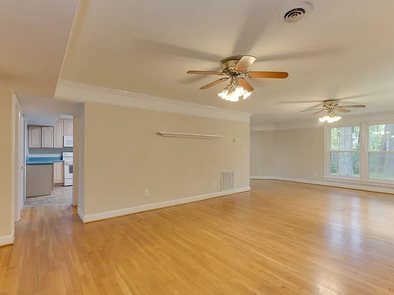 318 Powhatan Dr — Photo 16