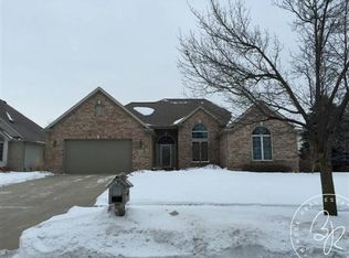 610 High Pines Dr, Toledo, OH