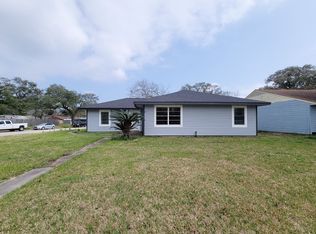 301 Cypress St, Lake Jackson, TX 77566