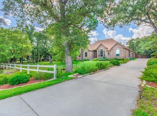 302 Arbors Cir, Elgin, TX 78621