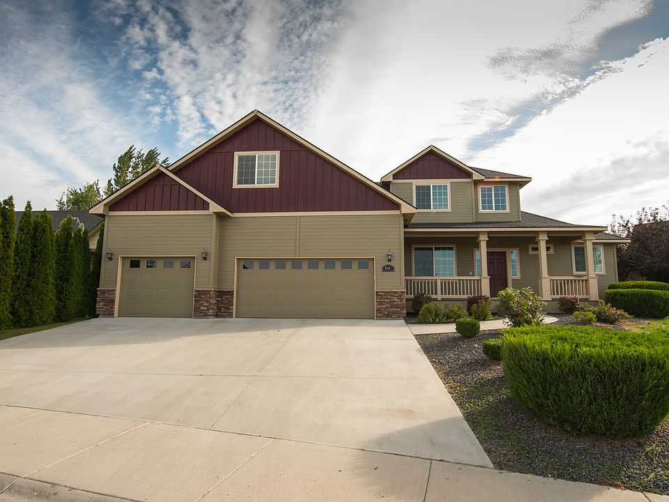 4 Bedroom, 2.5 Ba, quiet neighborhood