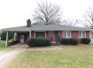 422 Scotch Cross Rd E, Greenwood, SC 29646