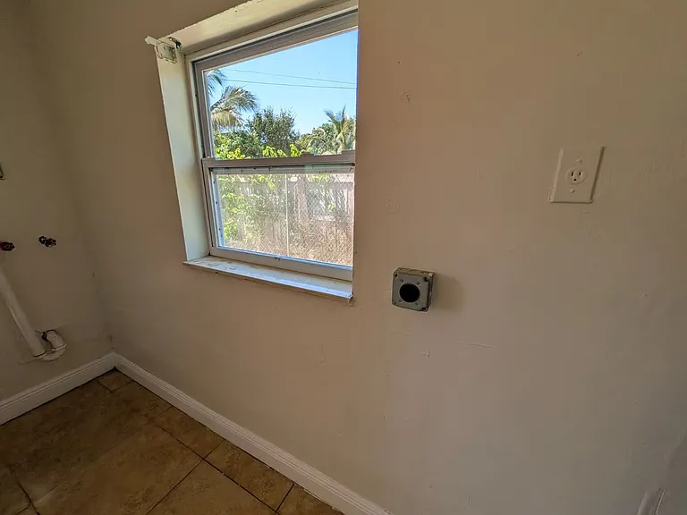 180 Penn Way — Photo 15