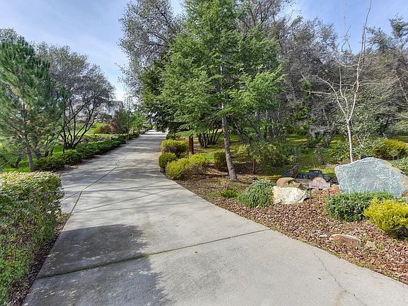 2nd image of 220 Kinkead Ct