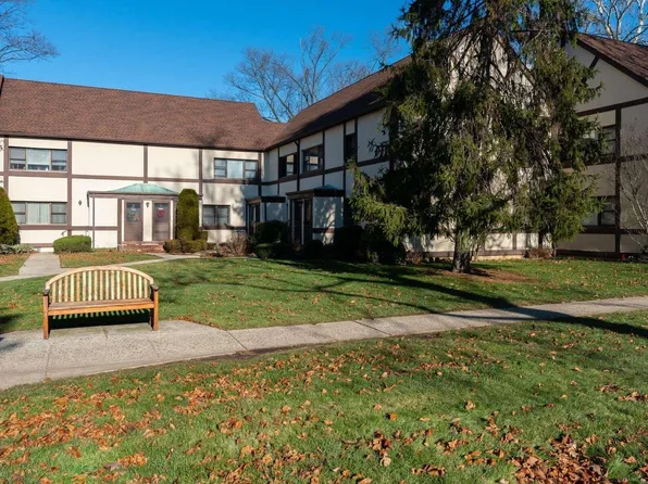 121 Fifteenth Street #E1, Garden City, NY 11530