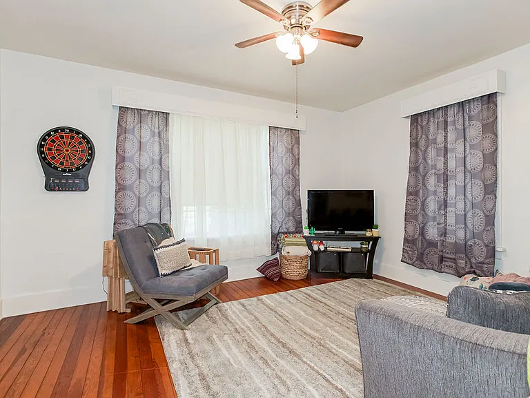 827 Osage St — Photo 9