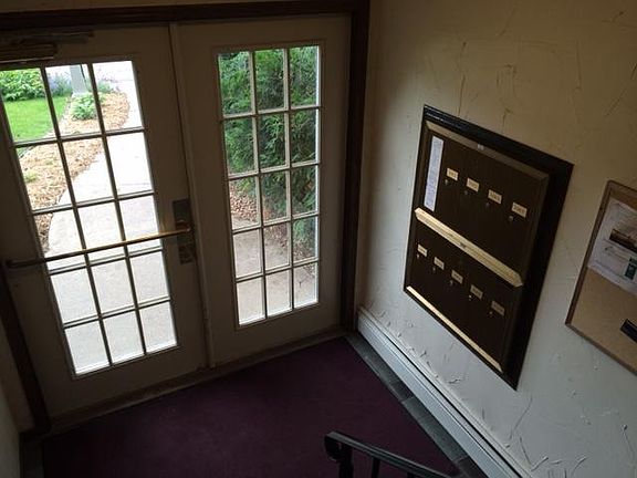 3rd image of 818 Old Settlers Trl APT 3