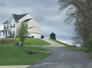471 Blackberry Ridge Dr, Morgantown, WV 26508