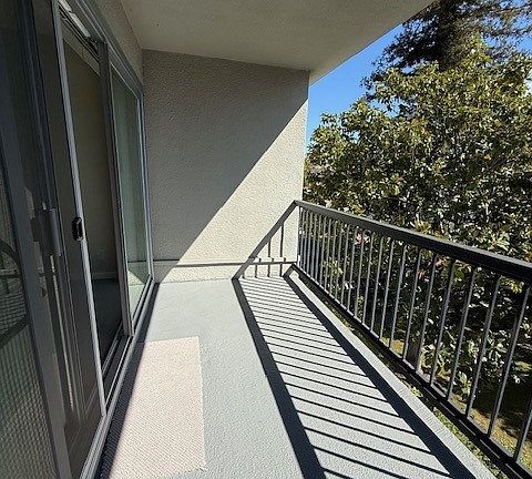 4th image of 210 Monte Diablo Ave #302