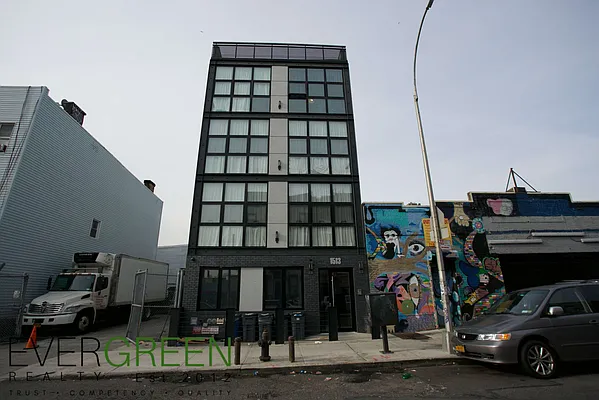 Rented by Evergreen Apartments BK | media 22