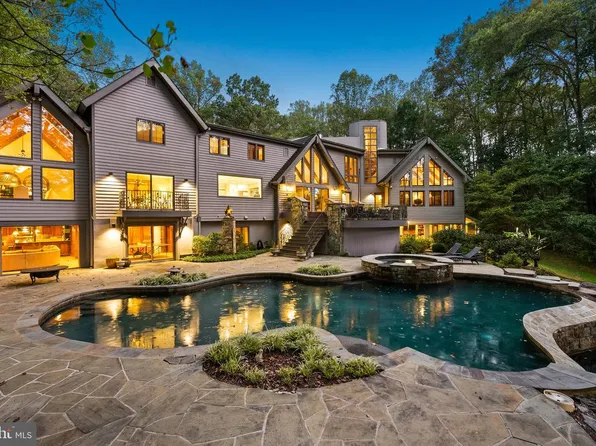 536 Springvale Rd, Great Falls, VA 22066
