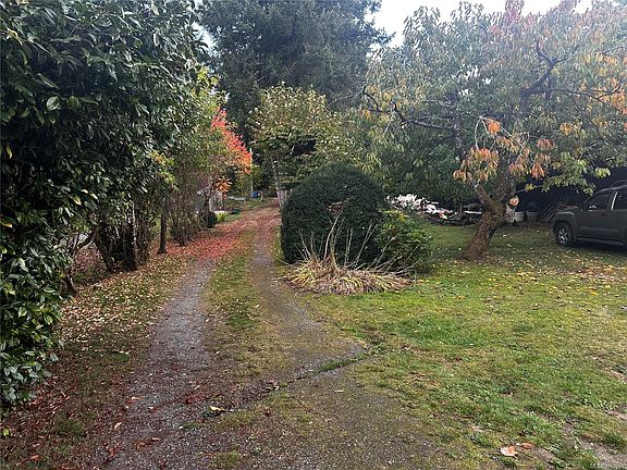 3rd image of 3875 Rumble Rd