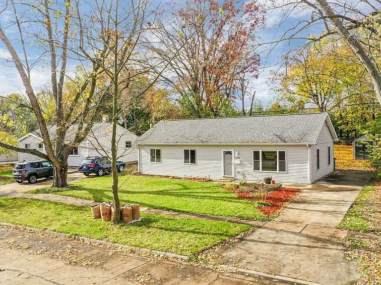 2434 Pinecrest Ave — Photo 38
