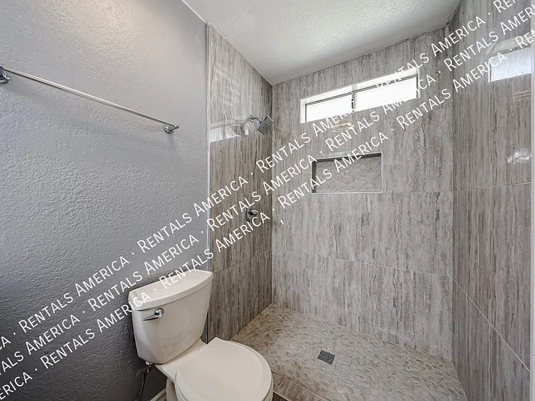 15851 N 23rd St — Photo 14