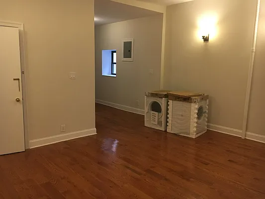 Rented by Avi Realty Manhattan | media 17