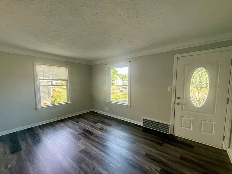 26470 Zeman Ave — Photo 5