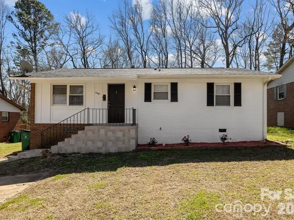 2309 Longleaf Dr, Charlotte, NC 28210