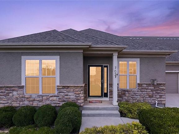 2nd image of 2250 Lake Pointe Dr #702