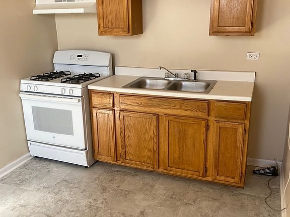 2nd image of 1934 E 74th St APT 302