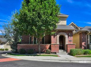 226 Connemara Ln, Eagle, ID 83616