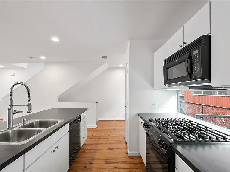 6125 Gehring St — Photo 4