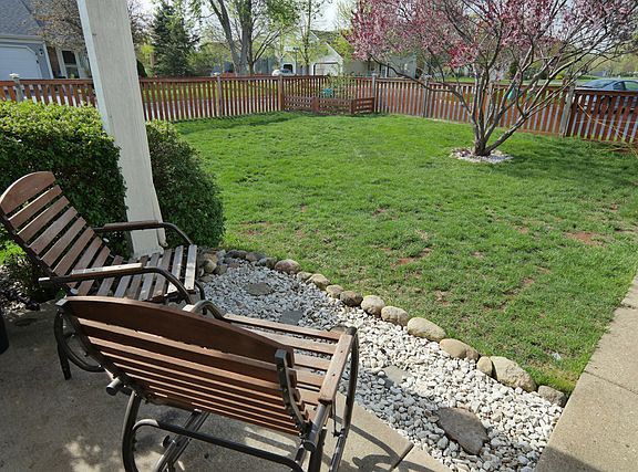 2nd image of 2462 Applewood Ln #1