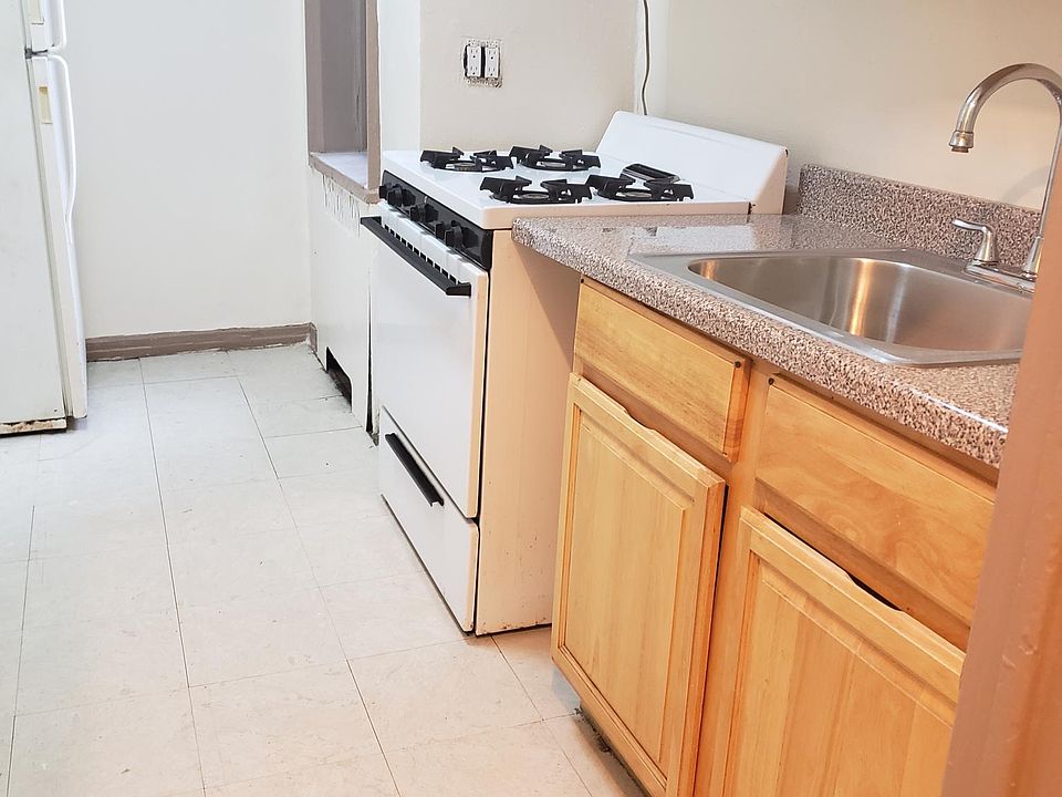 1st image of 14416 35th Ave APT 1G