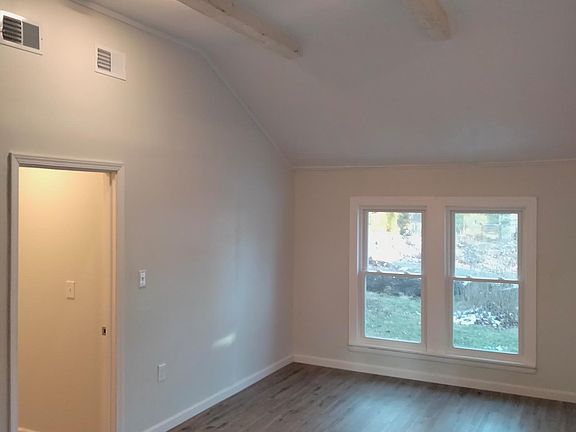 4th image of 3991 Perkins Ave