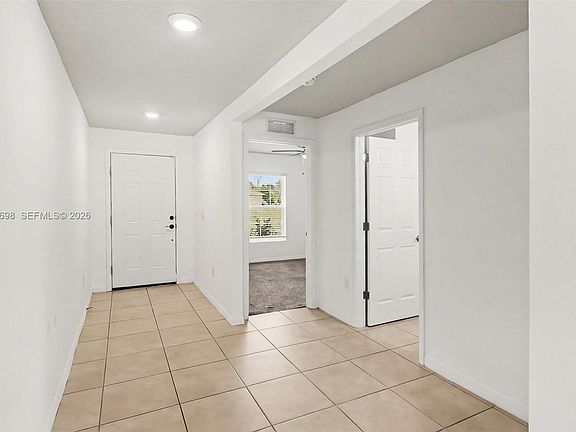 3rd image of 5003 Pinetree Ln