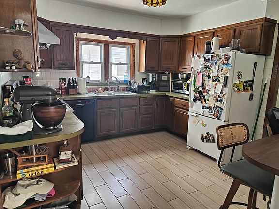 3rd image of 9 Windsor Rd #2A