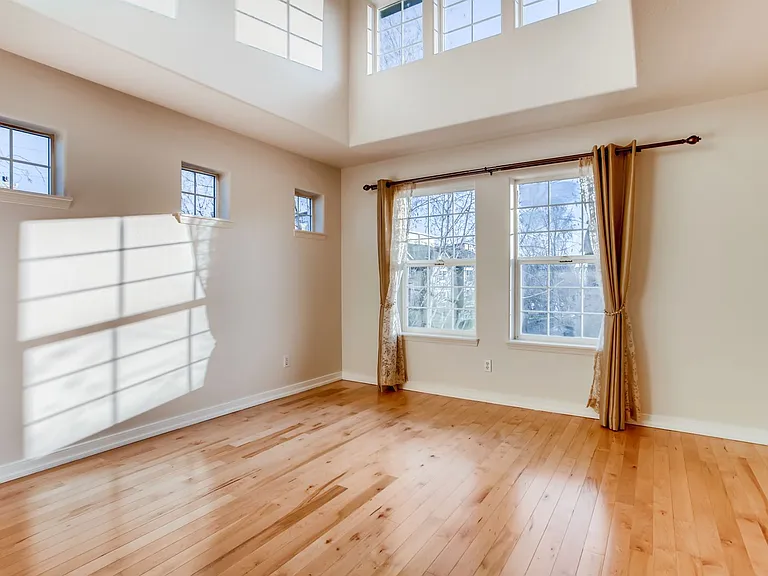 889 NE Caden Ave — Photo 15