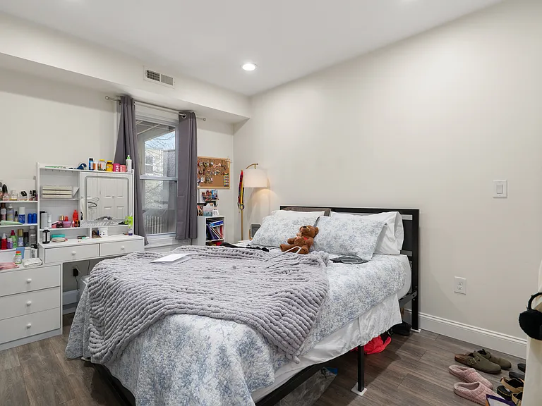 40 Morris St #2 — Photo 8