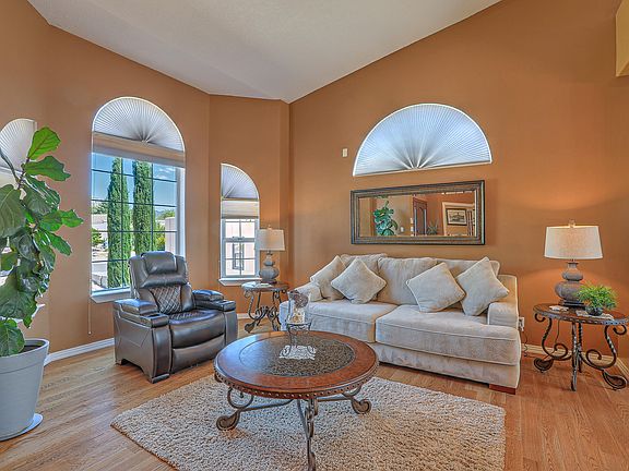 4th image of 515 Monte Alto Dr NE