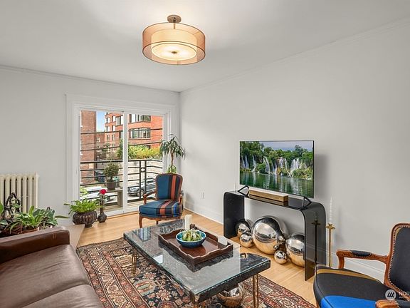 3rd image of 1310 Queen Anne Ave N #1