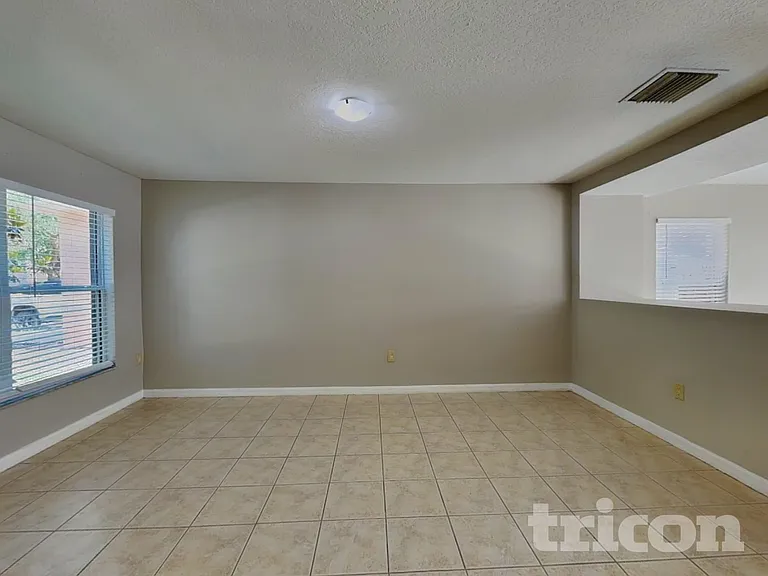 10432 Boyette Creek Blvd — Photo 2