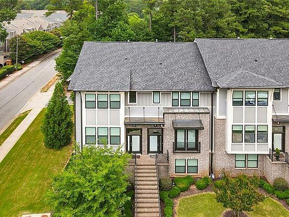3rd image of 3571 Blair Cir