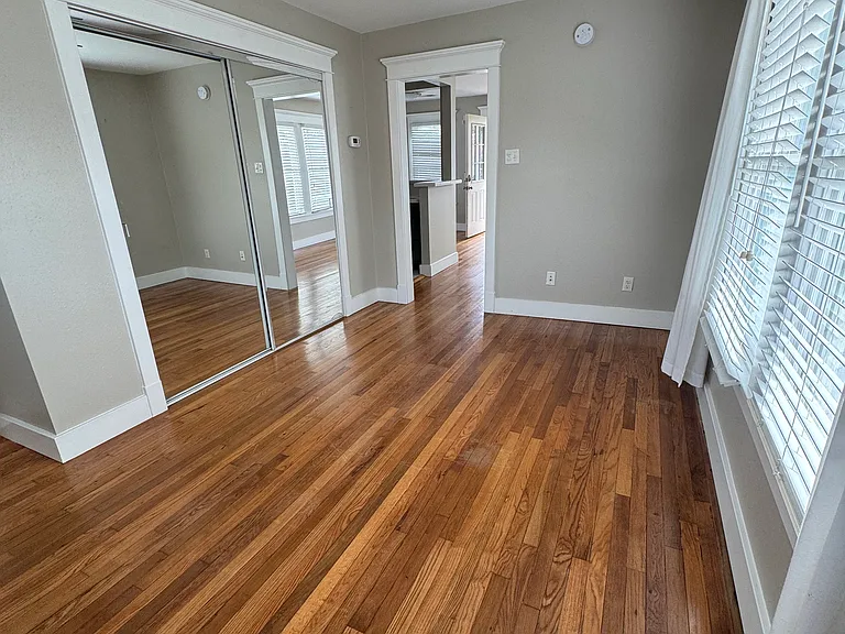 1543 Oxford St #1 — Photo 12