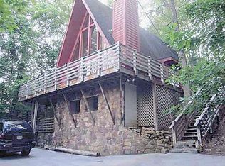 2127 Luzerne Dr, Gatlinburg, TN 37738
